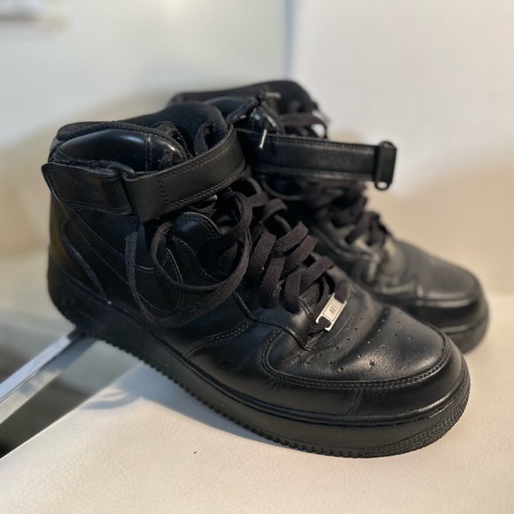 Black mid Nike air forces 2014 - Picture 2 of 7